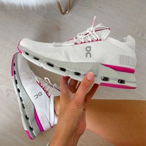 ON Cloudnova carnation sneakers